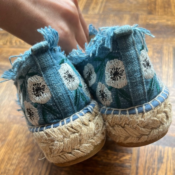 LOEFFLER Randall Espadrilles Blue and White Flowers - Picture 11 of 12